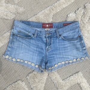Lucky Brand 6 Demin Riley Boyfriend Shorts with Daisy Trim